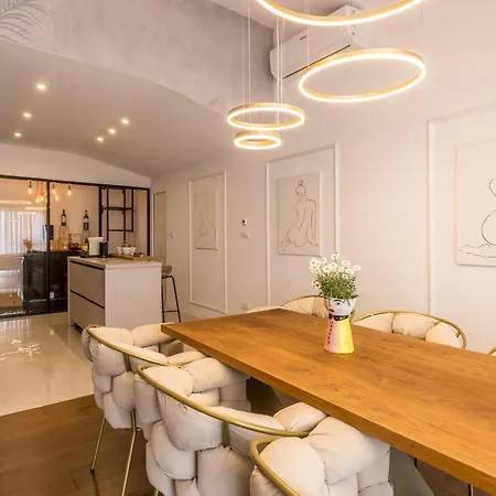Stunning Seaview,spacious Chic Family Oasis Loani Podstrana