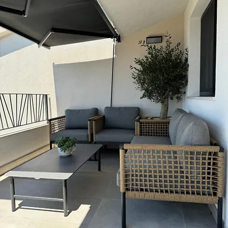 Stunning Seaview,spacious Chic Family Oasis Loani * Podstrana
